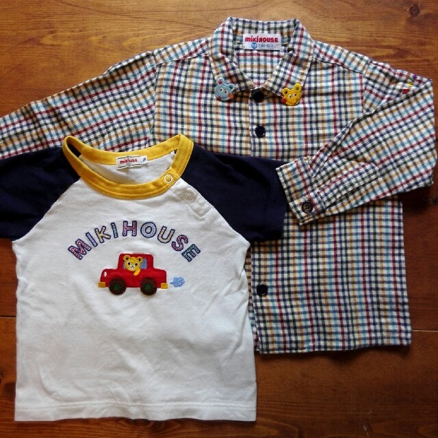 mikihouse(ミキハウス)のミキハウス90cmチェックシャツ&80cmＴシャツセット

 キッズ/ベビー/マタニティのベビー服(~85cm)(Ｔシャツ)の商品写真
