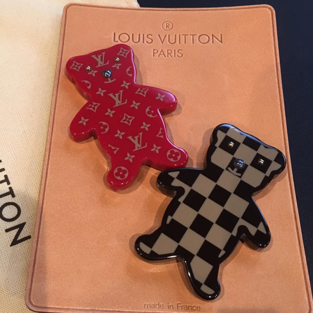 LOUIS VUITTON(ルイヴィトン)のルイヴィトン ベアモチーフブローチ 限定品 レディースのアクセサリー(ブローチ/コサージュ)の商品写真