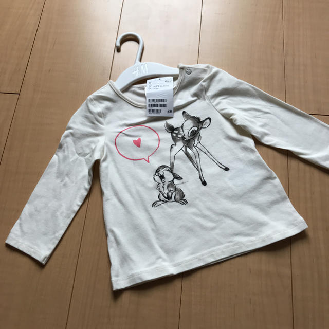 H&M(エイチアンドエム)のH&M 75サイズ ロンT キッズ/ベビー/マタニティのベビー服(~85cm)(Ｔシャツ)の商品写真