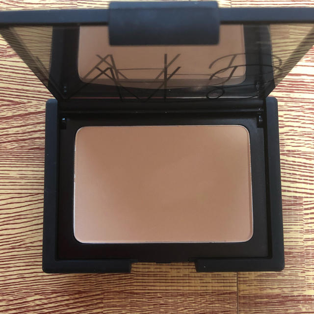 NARS(ナーズ)のNARS パウダーファンデーション コスメ/美容のベースメイク/化粧品(ファンデーション)の商品写真