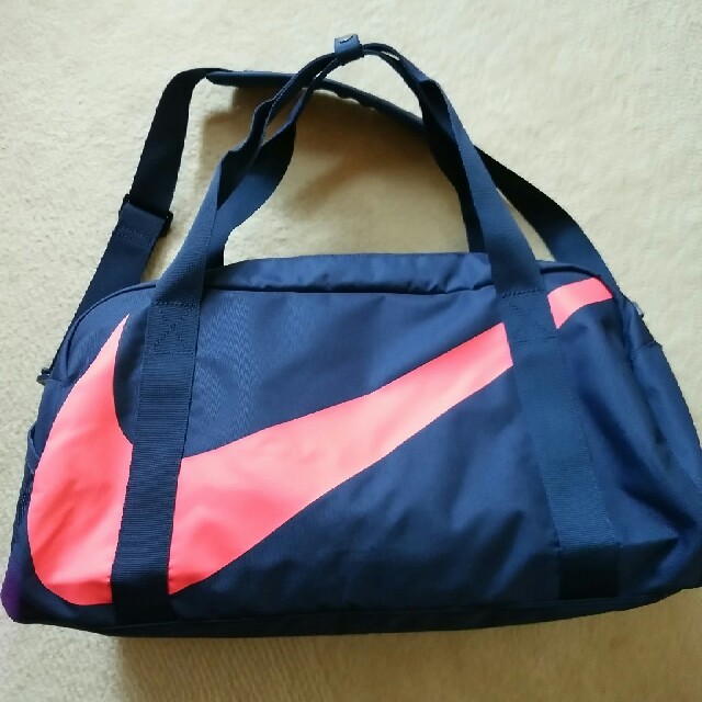 NIKE(ナイキ)のNIKE ジムバッグ25L レディースのバッグ(ボストンバッグ)の商品写真