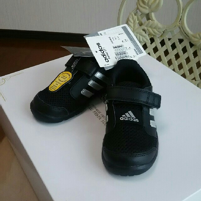 adidas(アディダス)のR.key様専用 新品 アディダス14.5㎝スニーカー キッズ/ベビー/マタニティのベビー靴/シューズ(~14cm)(スニーカー)の商品写真