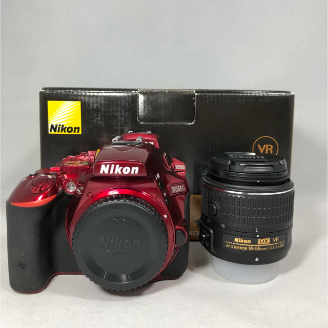 Nikon(ニコン)のNikon ニコン D5500 18-55 VRⅡ KIT 希少レッド オマケ付 スマホ/家電/カメラのカメラ(デジタル一眼)の商品写真