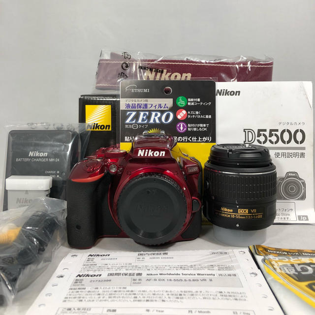 Nikon(ニコン)のNikon ニコン D5500 18-55 VRⅡ KIT 希少レッド オマケ付 スマホ/家電/カメラのカメラ(デジタル一眼)の商品写真