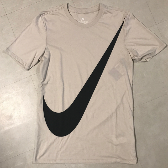 NIKE(ナイキ)の送料込み Nike(ナイキ) ビック ロゴ Tシャツ ホワイト Sサイズ メンズのトップス(Tシャツ/カットソー(半袖/袖なし))の商品写真