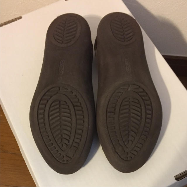 crocs(クロックス)のクロックス サンダル W4  ブラウン レディースの靴/シューズ(サンダル)の商品写真