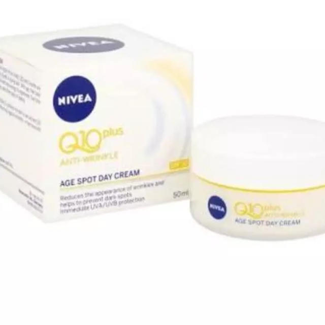 ニベア(ニベア)の日本未発売 コエンザイムQ10  NIVEA デイ&ナイトクリーム セット コスメ/美容のスキンケア/基礎化粧品(フェイスクリーム)の商品写真