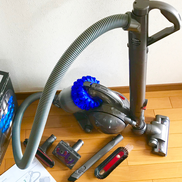 Dyson(ダイソン)の【お値下げしました！】ダイソン DC46 付属品あり！☆訳あり☆ スマホ/家電/カメラの生活家電(掃除機)の商品写真