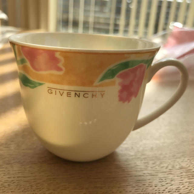 GIVENCHY(ジバンシィ)のジバンシーのカップ、ソーサー インテリア/住まい/日用品のキッチン/食器(グラス/カップ)の商品写真