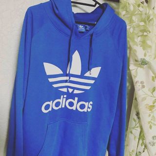 アディダス(adidas)のadidas オリジナルス パーカー 青 ブルー(パーカー)