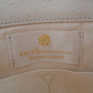 アースミュージックアンドエコロジー(earth music & ecology)のearth m&eバッグ(ハンドバッグ)