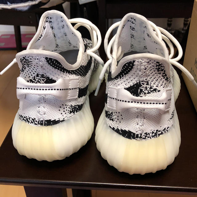 adidas(アディダス)の国内正規品 yeezy boost 350v2 zebra 26.5 メンズの靴/シューズ(スニーカー)の商品写真