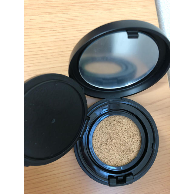 NARS(ナーズ)のNARS アクアティックグロークッションコンパクト 6801 コスメ/美容のベースメイク/化粧品(ファンデーション)の商品写真