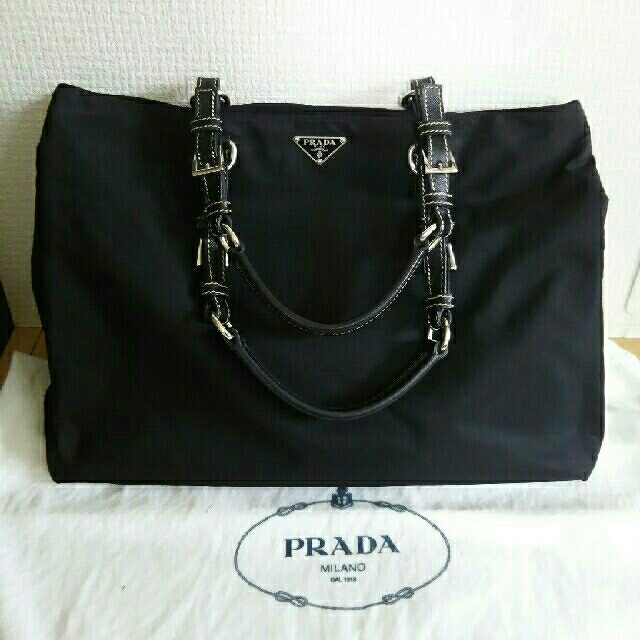 白タグ50。PRADAトートバック