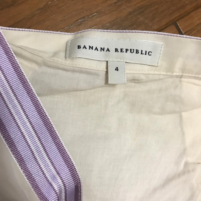 【数回着用】バナナリパブリック フレアスカート (サイズ4・オフホワイト) レディースのスカート(ひざ丈スカート)の商品写真