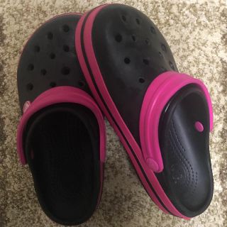 クロックス(crocs)のクロックスサンダル  ２２㎝(サンダル)