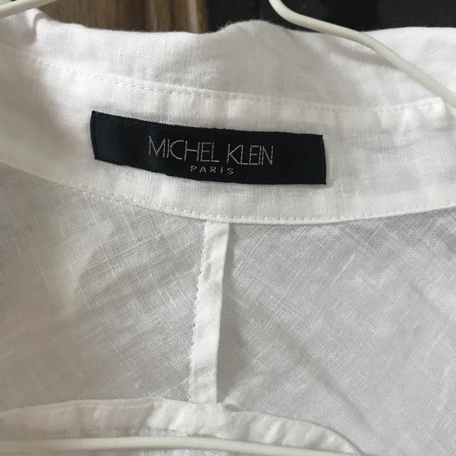 MICHEL KLEIN(ミッシェルクラン)の❣️美品❣️ ☆MICHEL KLEIN☆ ホワイトリネンシャツ レディースのトップス(シャツ/ブラウス(長袖/七分))の商品写真