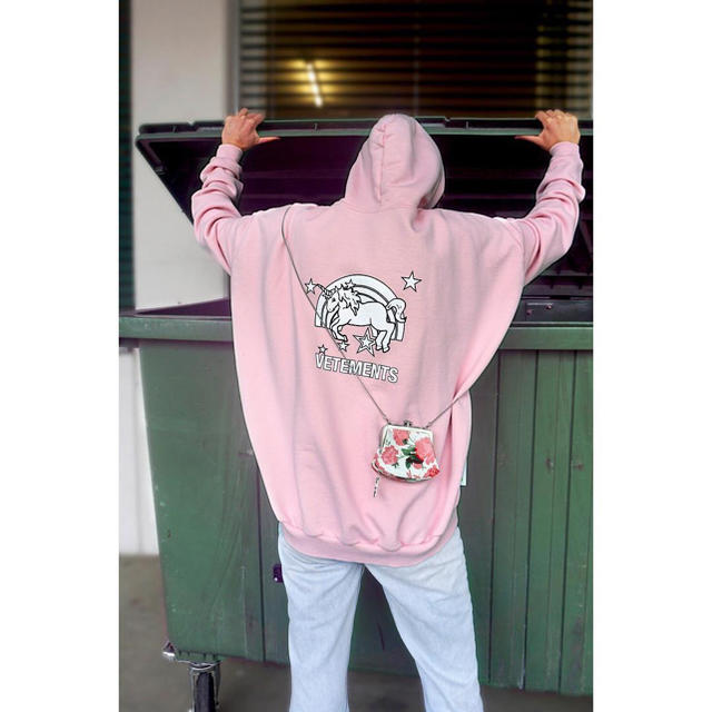 パーカー Balenciaga vetements unicorn パーカー Mサイズの通販 by CH