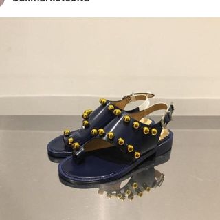 トーガ(TOGA)の新品未使用 METALBALLSANDALS 2017ss(サンダル)