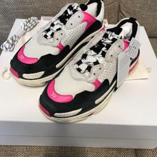 バレンシアガ(Balenciaga)のBALENCIAGA TRIPLES PINK EU39 新品 正規品(スニーカー)