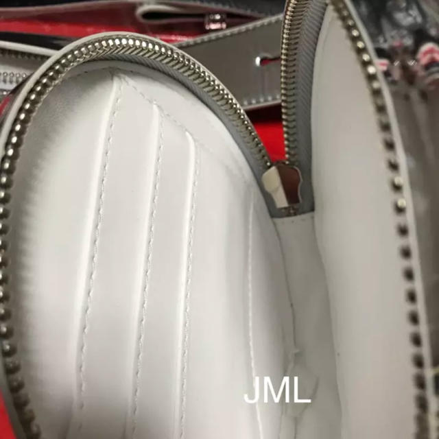 OFF-WHITE(オフホワイト)のOFF-WHITE Mirrored-leather belt bag レディースのバッグ(ボディバッグ/ウエストポーチ)の商品写真