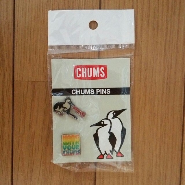 CHUMS(チャムス)の【未使用】CHUMS（チャムス）ピンバッチ２個セット スポーツ/アウトドアのスポーツ/アウトドア その他(その他)の商品写真