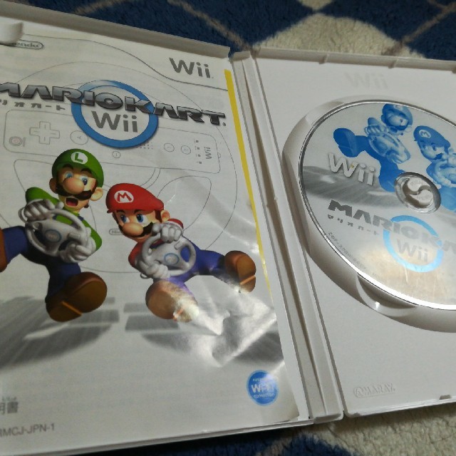 Wii(ウィー)のWii マリオカート エンタメ/ホビーのゲームソフト/ゲーム機本体(家庭用ゲームソフト)の商品写真