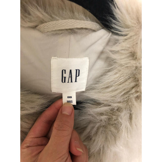 GAP(ギャップ)のGAP ファーベスト レディースのトップス(ベスト/ジレ)の商品写真