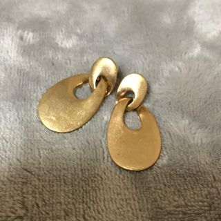 カージュ(Khaju)のKhaju  ツイストリングピアス💛(ピアス)