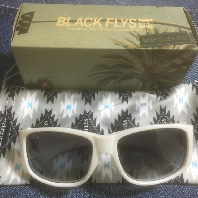 BLACK FLYS(ブラックフライズ)の新品 未使用 ブラックフライ フライコースト ホワイト メンズのファッション小物(サングラス/メガネ)の商品写真