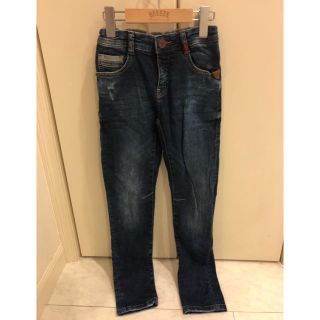 ザラキッズ(ZARA KIDS)のえりりん様ZARA kidsワッペン付きデニムパンツ128 130美品(パンツ/スパッツ)