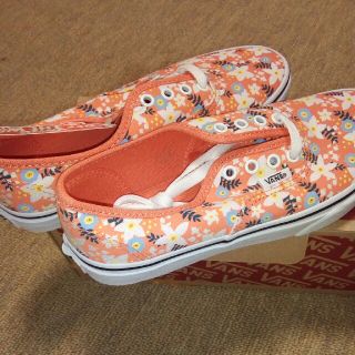 ヴァンズ(VANS)のVANS21.5新品フローラルポップかわいい(スニーカー)