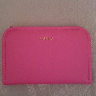 フルラ(Furla)のお財布にもなるカード入れ(パスケース/IDカードホルダー)