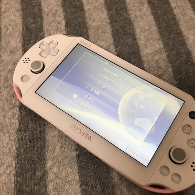 PlayStation(プレイステーション)のpsvita エンタメ/ホビーのゲームソフト/ゲーム機本体(携帯用ゲーム機本体)の商品写真