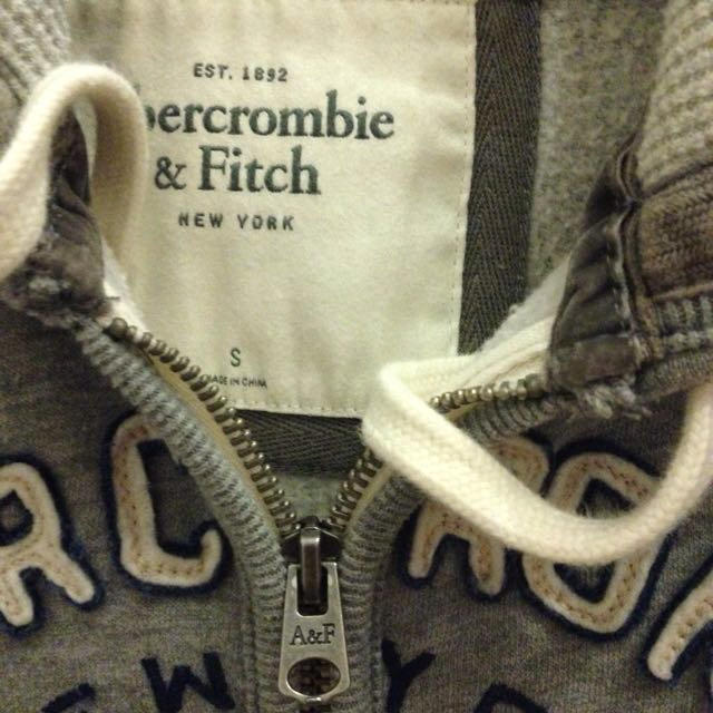 Abercrombie&Fitch(アバクロンビーアンドフィッチ)のアバクロ パーカー レディースのトップス(パーカー)の商品写真