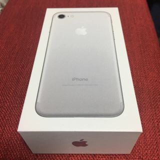 アイフォーン(iPhone)のiPhone7 32GB  シルバー 本体 未使用 新品 SIMフリー (スマートフォン本体)