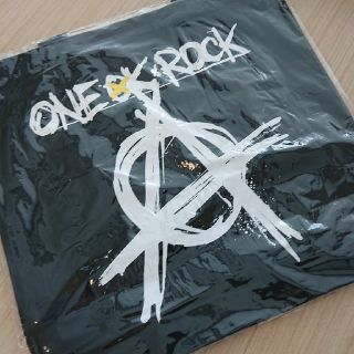 ワンオクロック(ONE OK ROCK)のONE OK ROCK  トートバッグ（BLACK）(ミュージシャン)