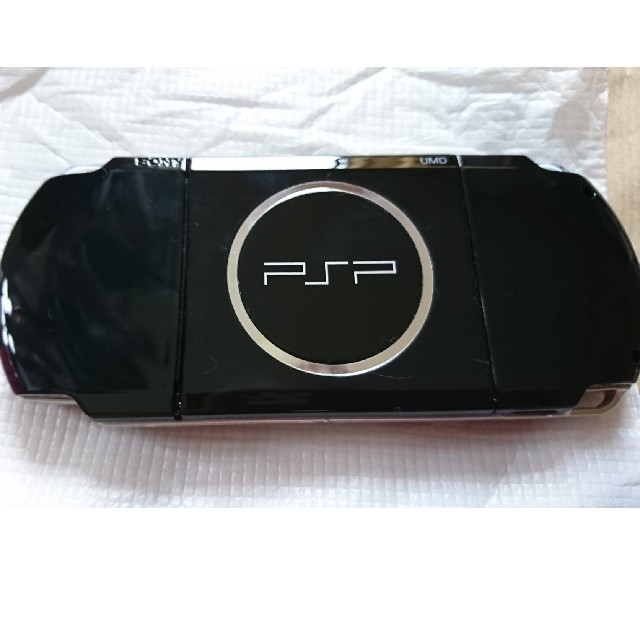 PlayStation Portable(プレイステーションポータブル)のPSP　3000　 PIANO BLACK エンタメ/ホビーのゲームソフト/ゲーム機本体(携帯用ゲーム機本体)の商品写真