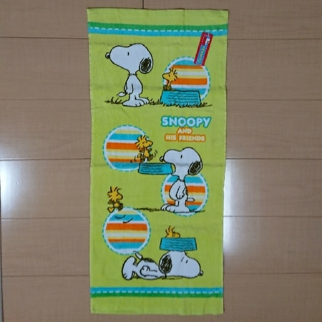 SNOOPY(スヌーピー)のフェイスタオル インテリア/住まい/日用品の日用品/生活雑貨/旅行(タオル/バス用品)の商品写真