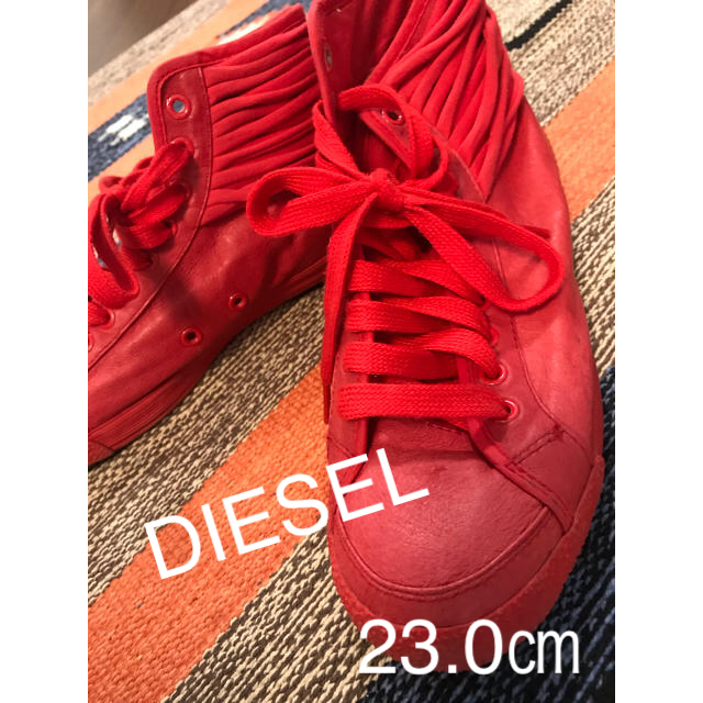 DIESEL(ディーゼル)のDIESEL ハイカットスニーカー 23.0㎝ レディースの靴/シューズ(スニーカー)の商品写真