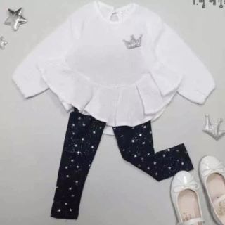 ザラキッズ(ZARA KIDS)のラメクラウンのブローチ付き♡ホワイトブラウス&シルバースターレギンスのセット(ブラウス)