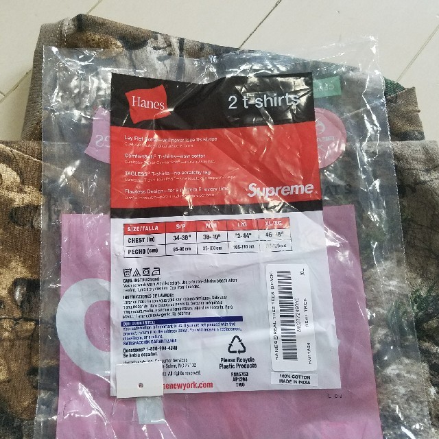 Supreme(シュプリーム)のSupreme　Hanes 　XL　シュプリーム メンズのトップス(Tシャツ/カットソー(半袖/袖なし))の商品写真