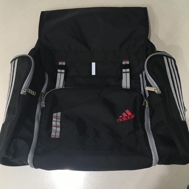 adidas(アディダス)の修学旅行リュック  adidas！ キッズ/ベビー/マタニティのこども用バッグ(リュックサック)の商品写真