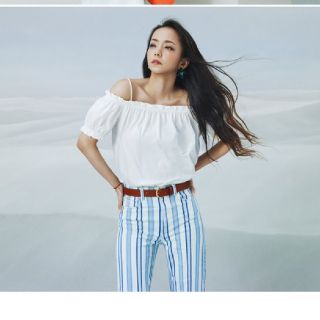 エイチアンドエム(H&M)の安室奈美恵コラボ♥オフショルトップス(カットソー(半袖/袖なし))