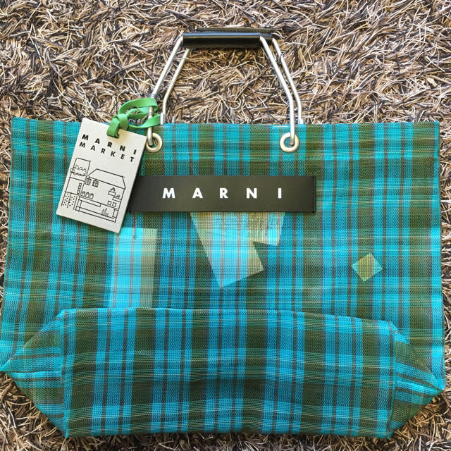 【完売必至】新品 MARNI マルニフラワーカフェ  ストライプバッグ