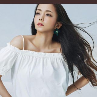 エイチアンドエム(H&M)の安室奈美恵 安室ちゃん コラボ h&m オフショルダー(Tシャツ(半袖/袖なし))