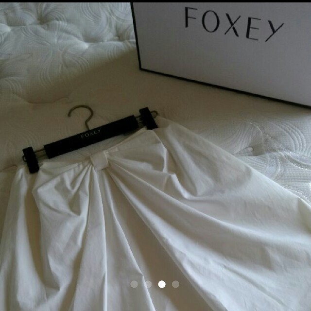 FOXEY(フォクシー)のディアマンあゆみさまご予約済み♡美品フォクシースカート レディースのスカート(ひざ丈スカート)の商品写真