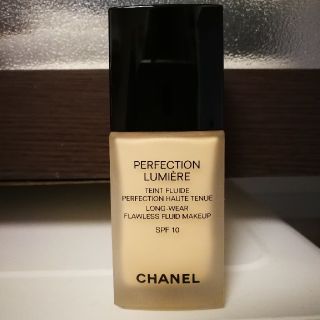 シャネル(CHANEL)のシャネル
ペルフェクシオン ルミエール フリュイド 30ml(ファンデーション)