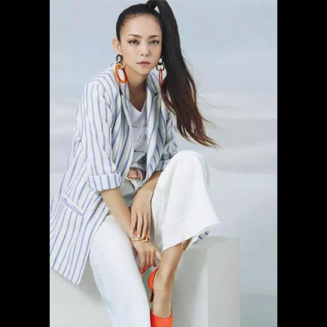 H&M(エイチアンドエム)のNamie Amuro x H&Mストライプジャケット レディースのジャケット/アウター(テーラードジャケット)の商品写真