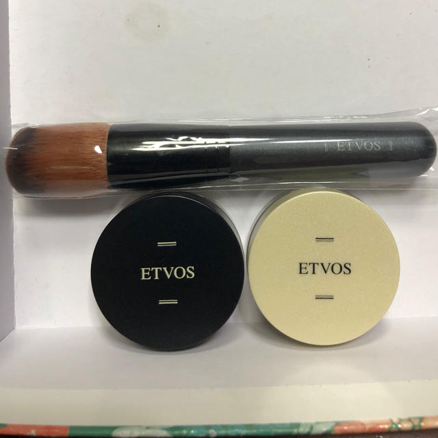 ETVOS(エトヴォス)のすず様専用 コスメ/美容のベースメイク/化粧品(ファンデーション)の商品写真